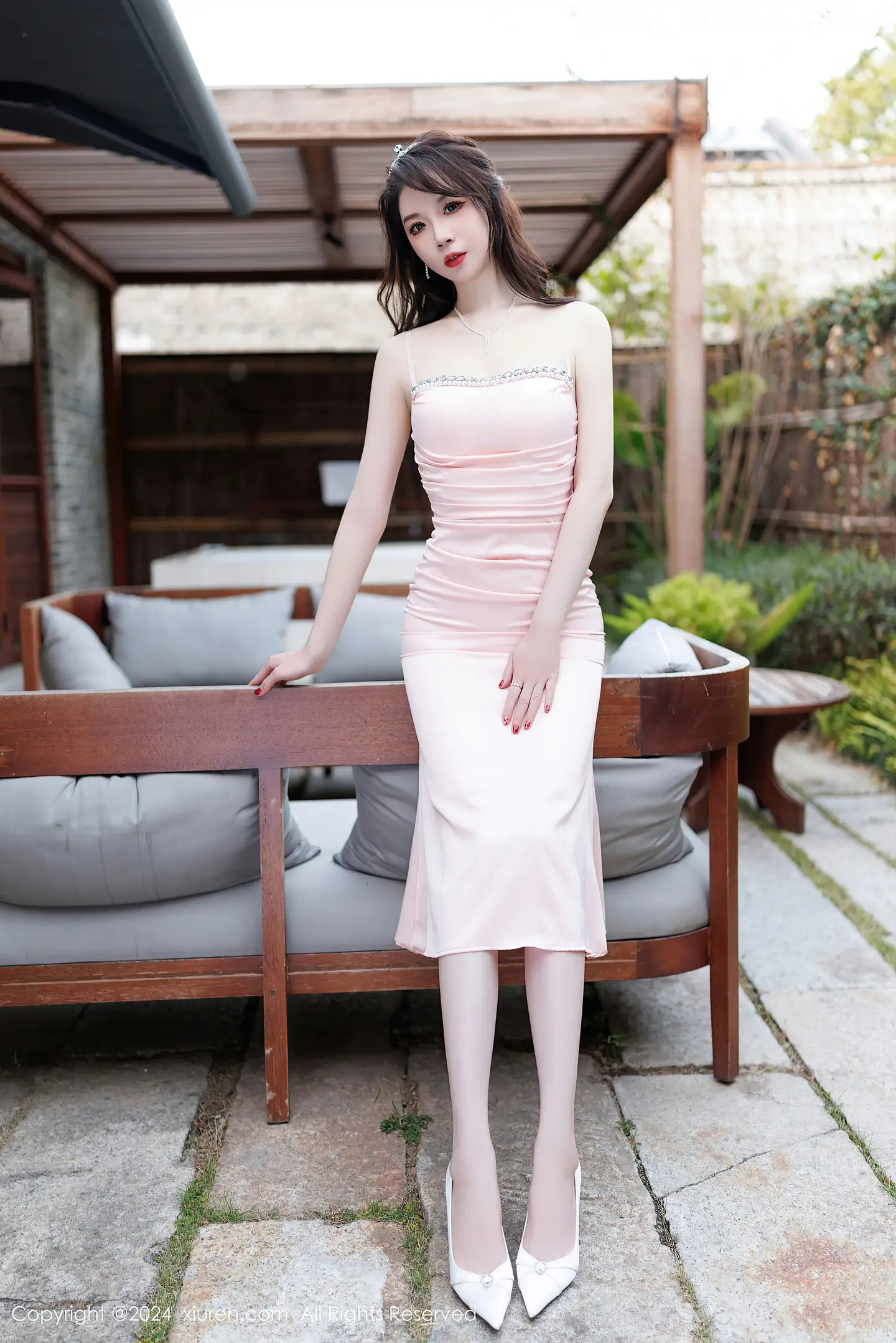 图片[3]-[XiuRen秀人网] VOL.9584 模特梦心玥粉色连衣长裙露红色内衣配白丝袜秀高挑身材诱惑写真91P-秀人网官方网站